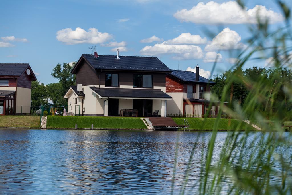 Golfbay Villa Senica Exterior foto